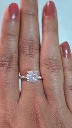 Victorian-Style Diamond Solitaire Engagement with brillant cuts